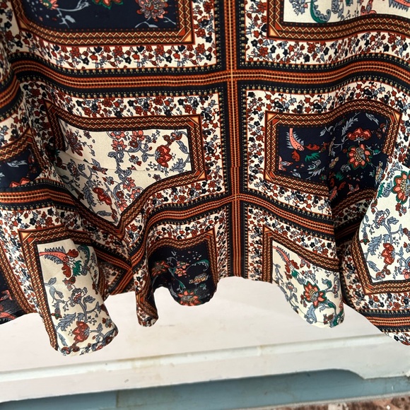 NWOT Lulu's Navy and Cream Lined Pattern Dress w/Bell Sleeves and Ruffle Bottom - Picture 14 of 15